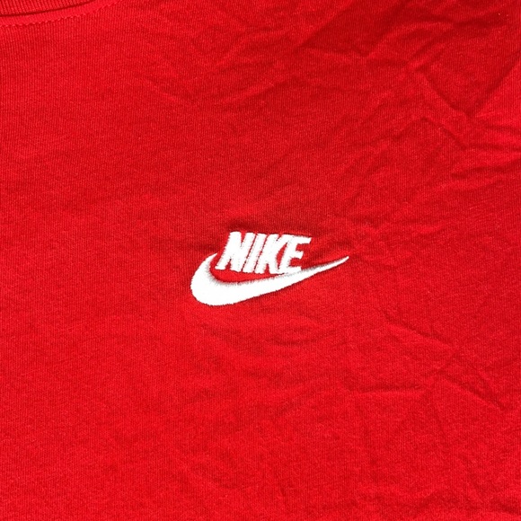 🔥🔥NIKE SHIRT🔥🔥 - Picture 2 of 3